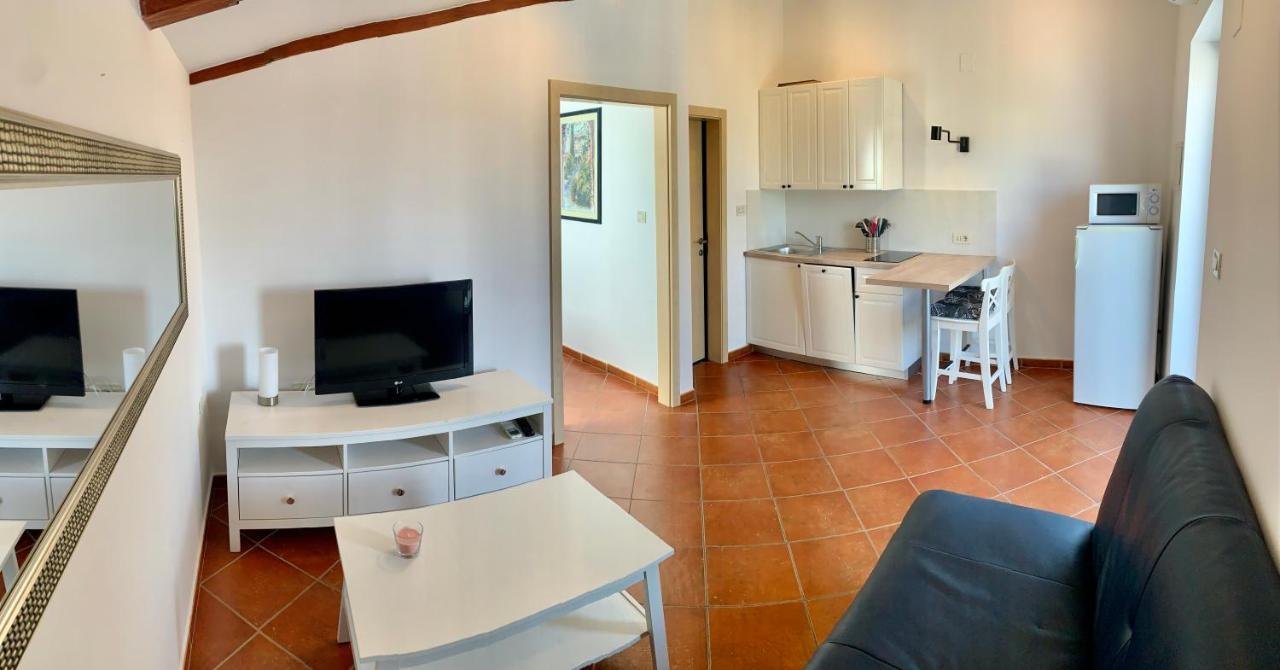 Seaside Apartments Petar Krk Town Exterior foto